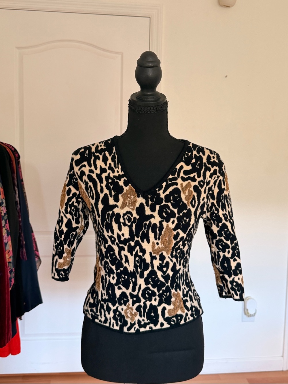 Angelica Val Leopard Print Knit Top – Black, Tan & Gold – Size L